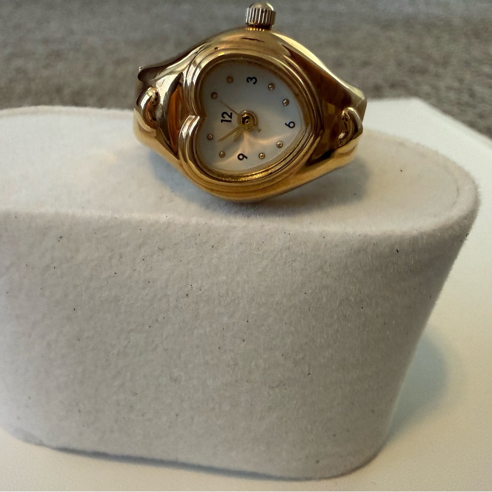 Avon heart to gold ring watch vintage